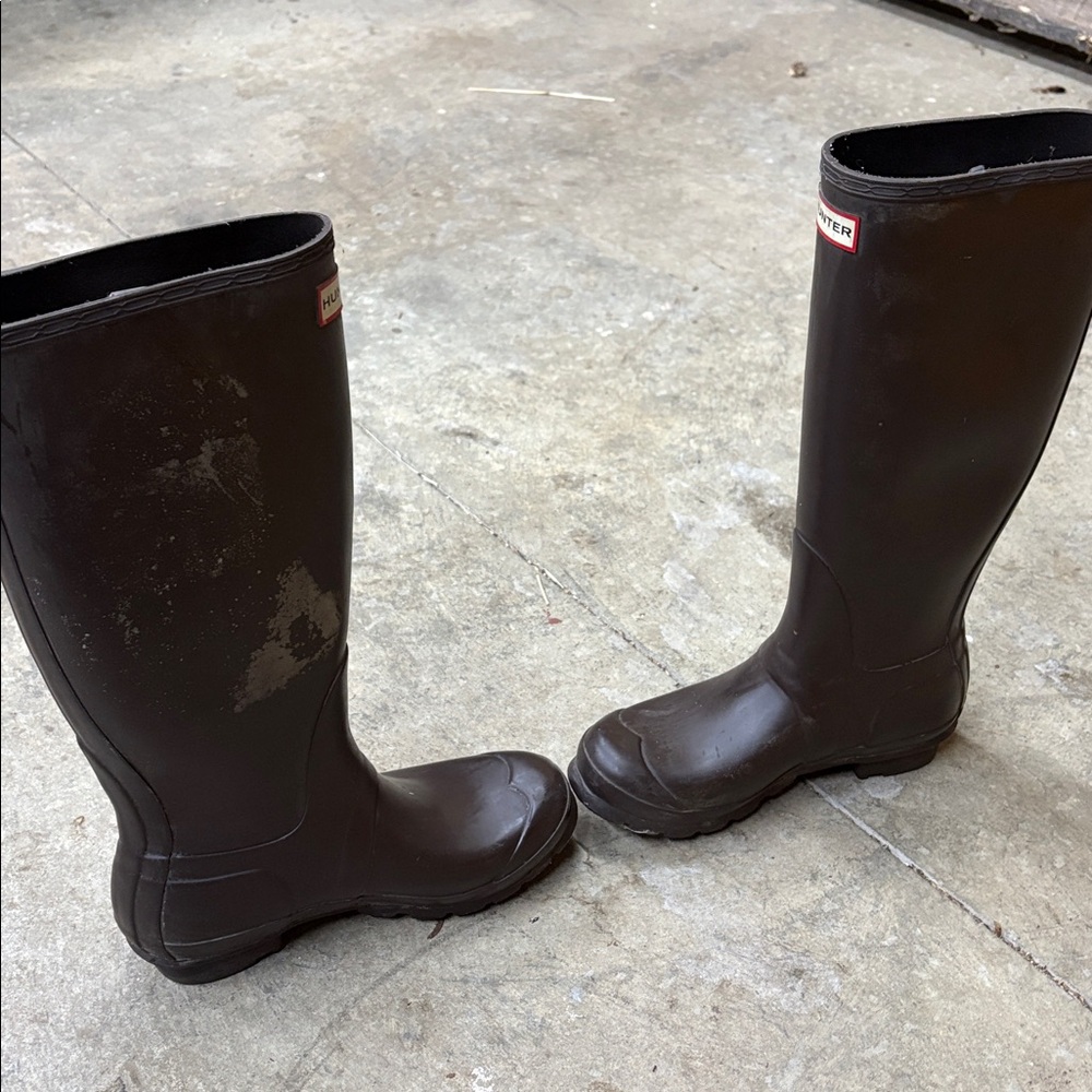 Hunter Dark Brown Tall Gloss Rain Boots - Picture 5 of 11